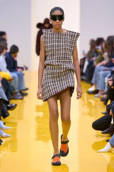 Look 23